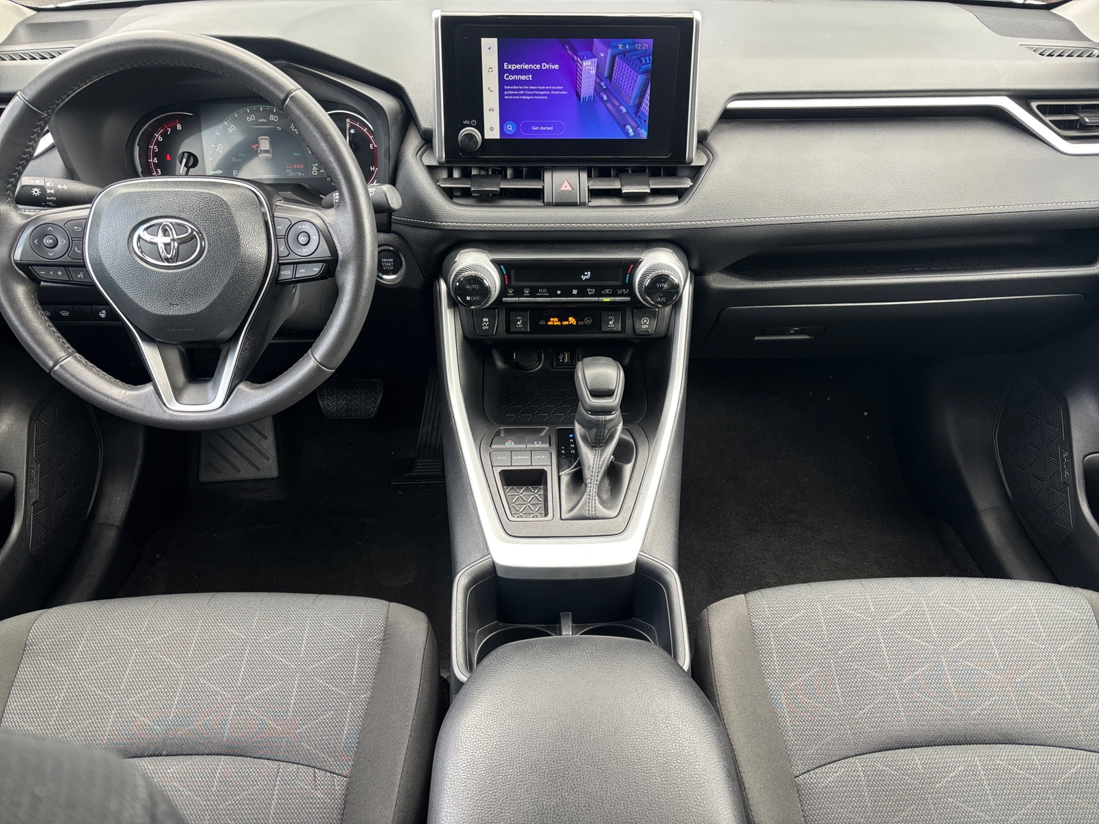 Thumbnail: 2025 Toyota RAV4 - 3