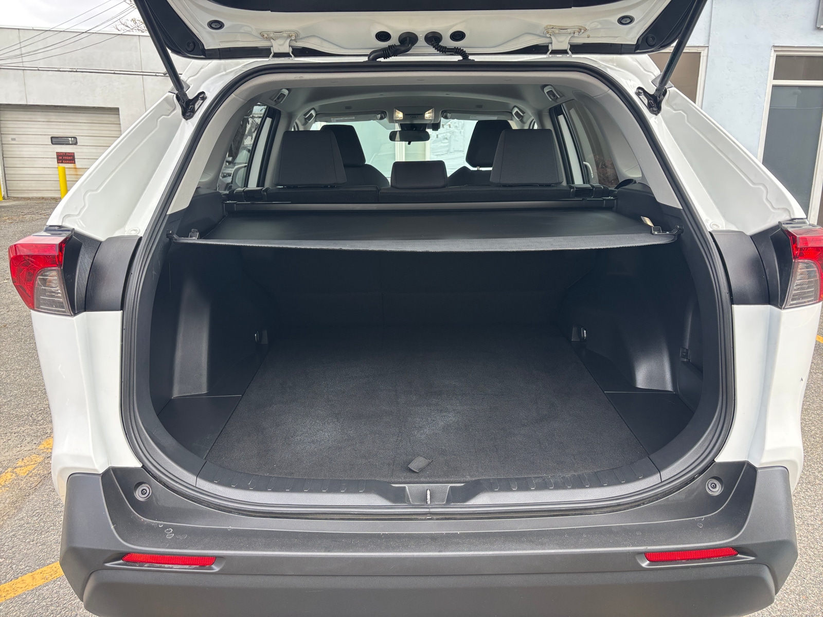 Thumbnail: 2025 Toyota RAV4 - 5