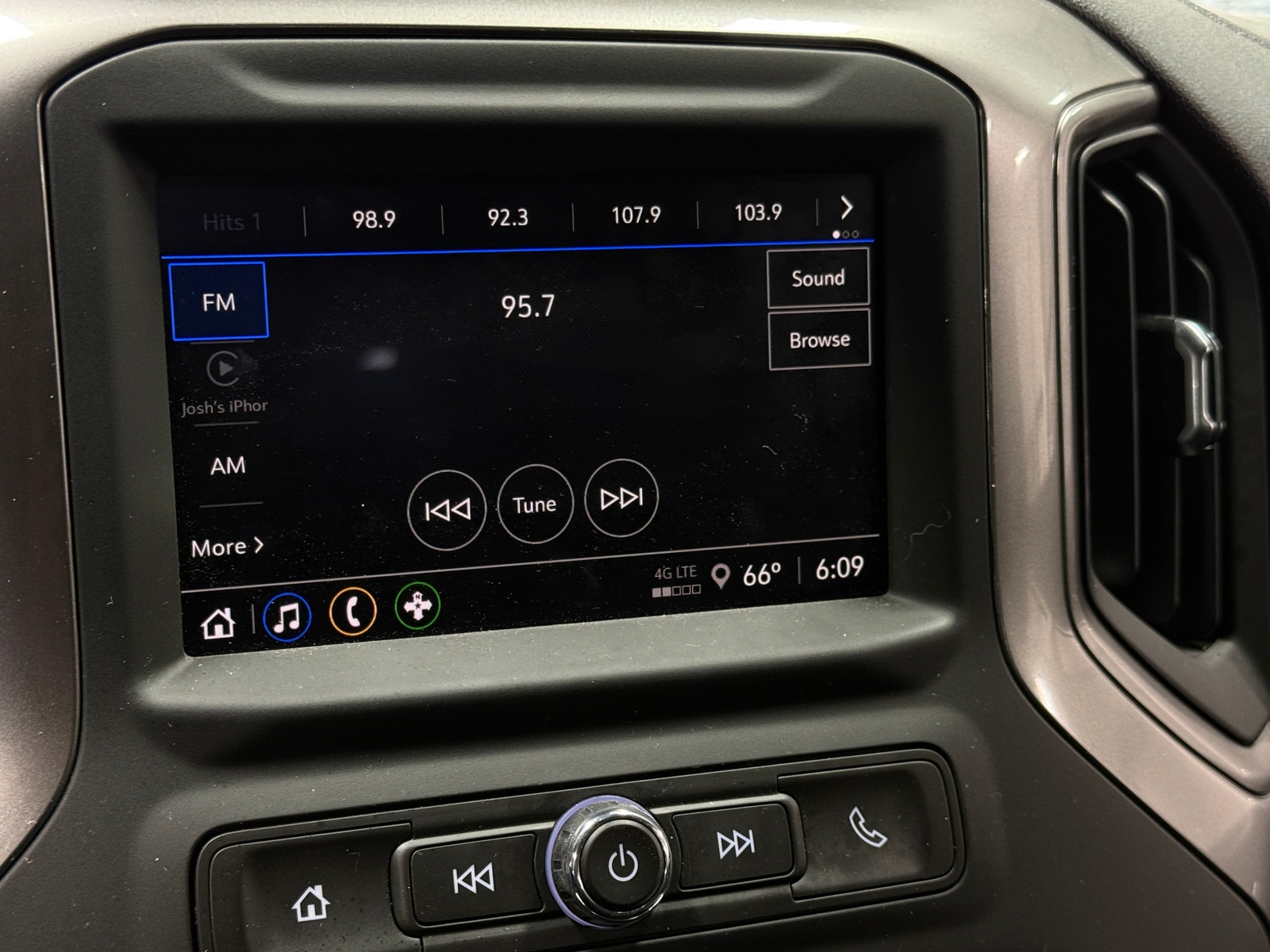 Thumbnail: 2024 GMC Sierra 1500 - 4