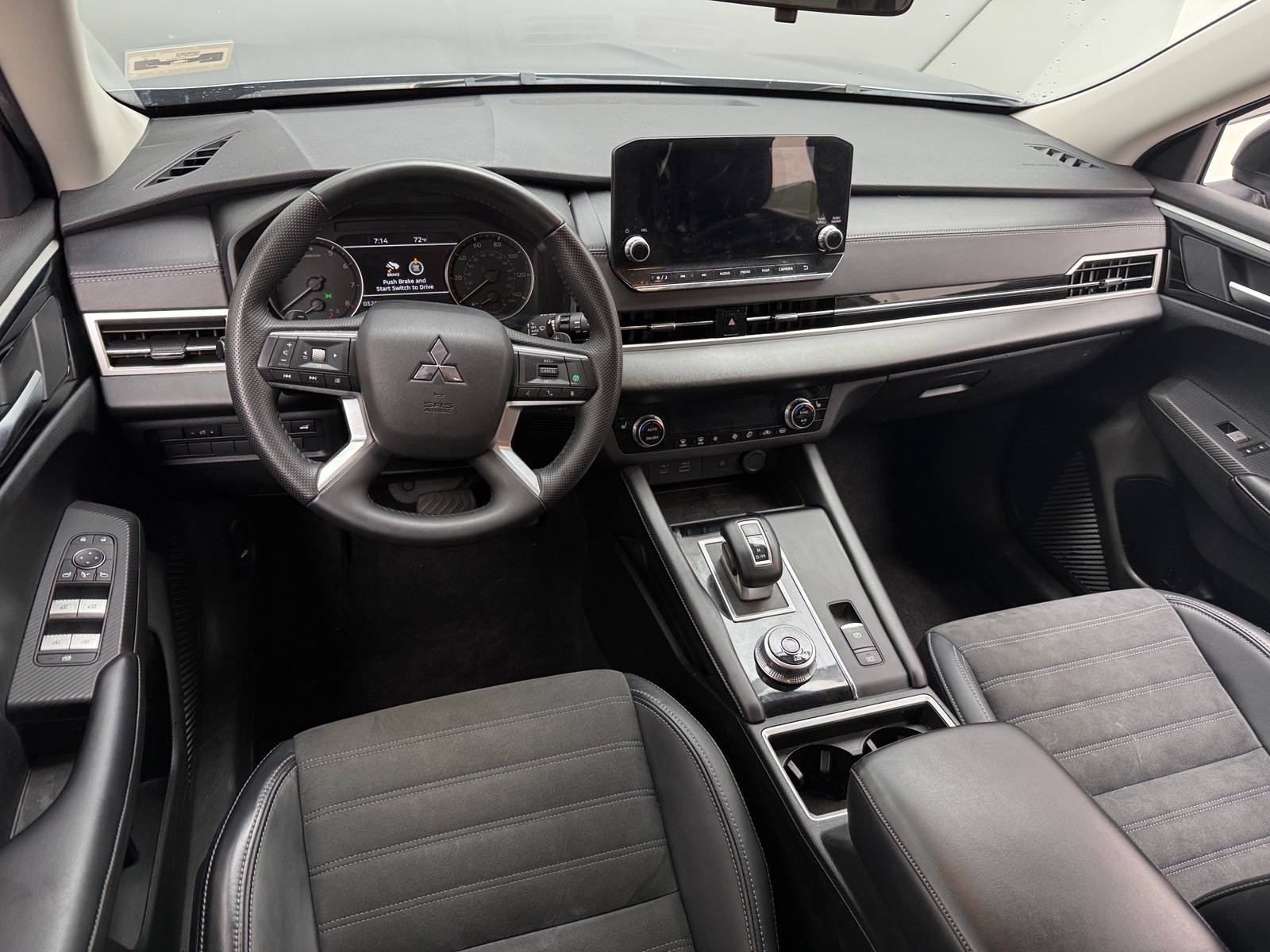 Thumbnail: 2024 Mitsubishi Outlander - 2