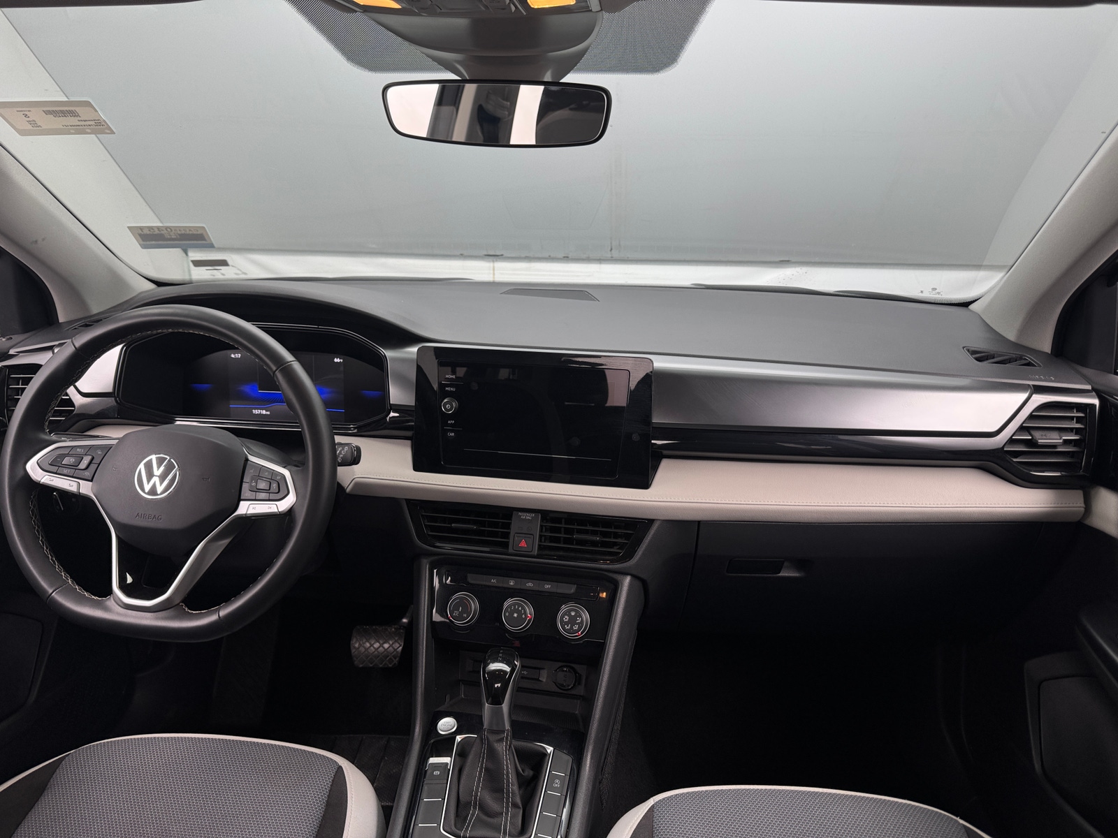 Thumbnail: 2025 Volkswagen Taos - 3