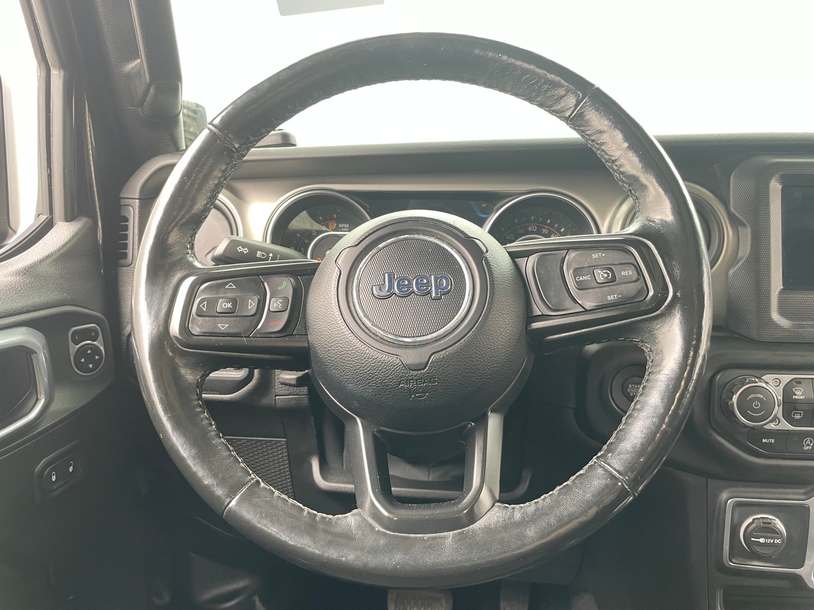 Thumbnail: 2021 Jeep Gladiator - 5