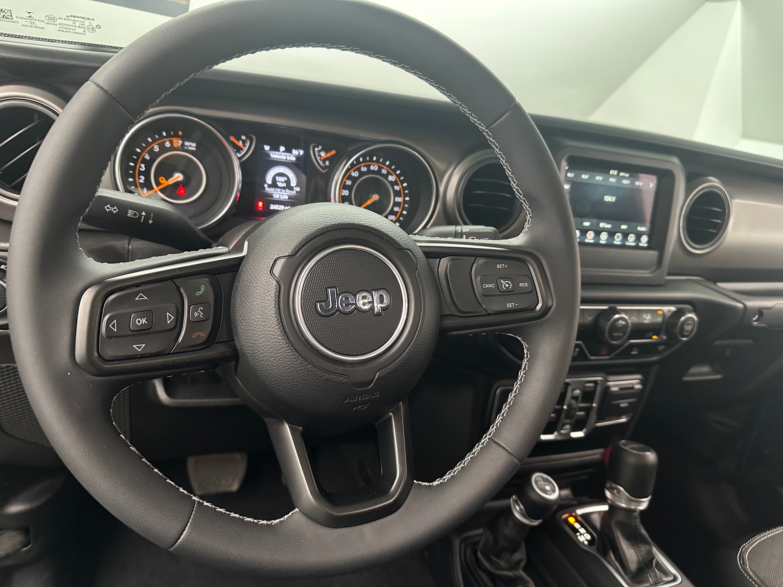 Thumbnail: 2023 Jeep Gladiator - 5