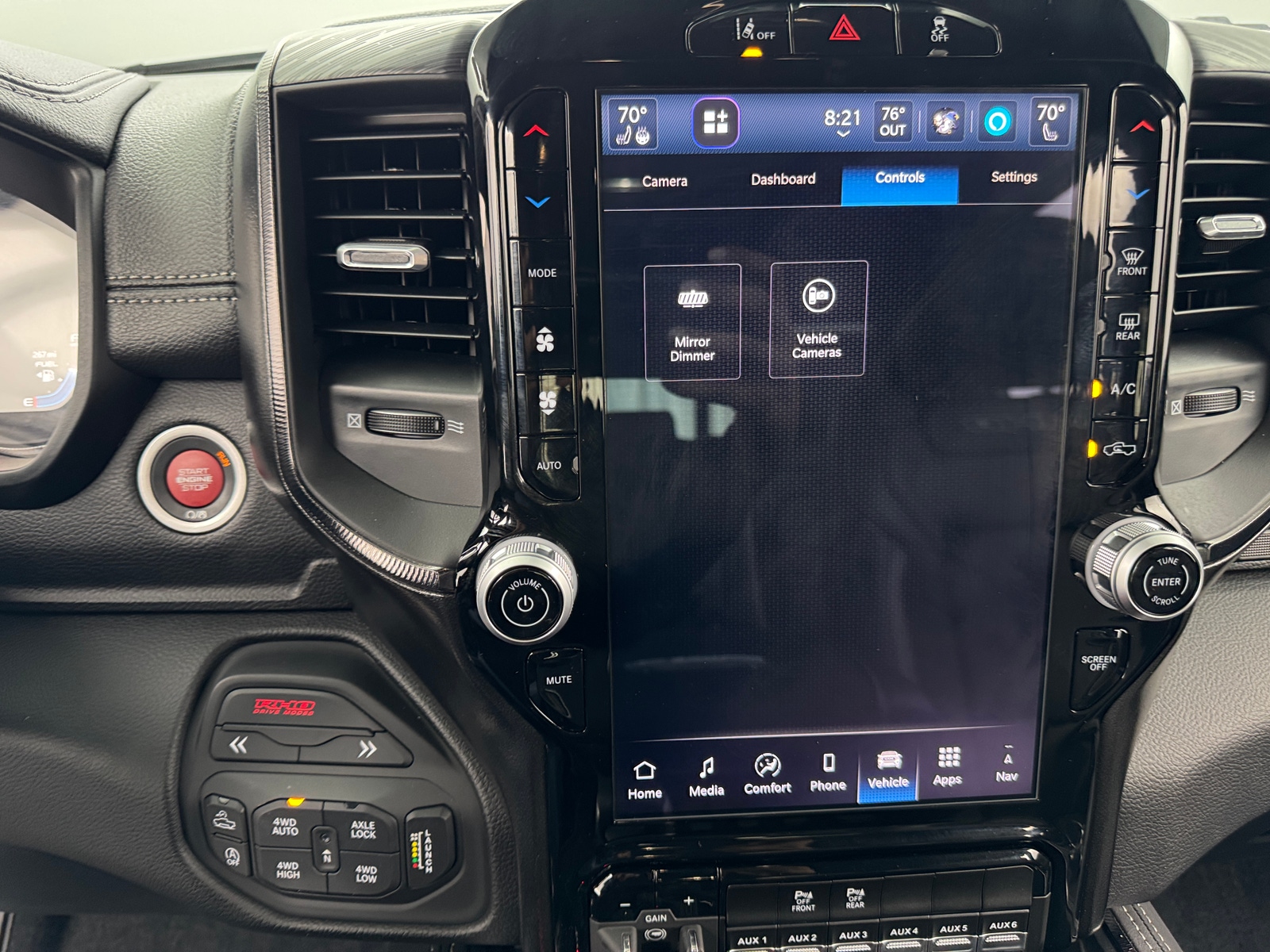 Thumbnail: 2025 RAM 1500 - 3