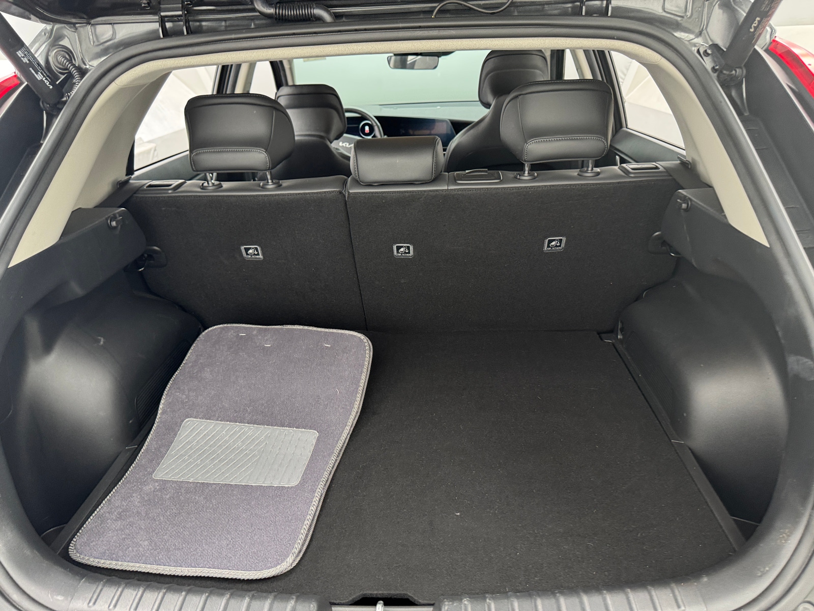 Thumbnail: 2023 Kia Niro - 6