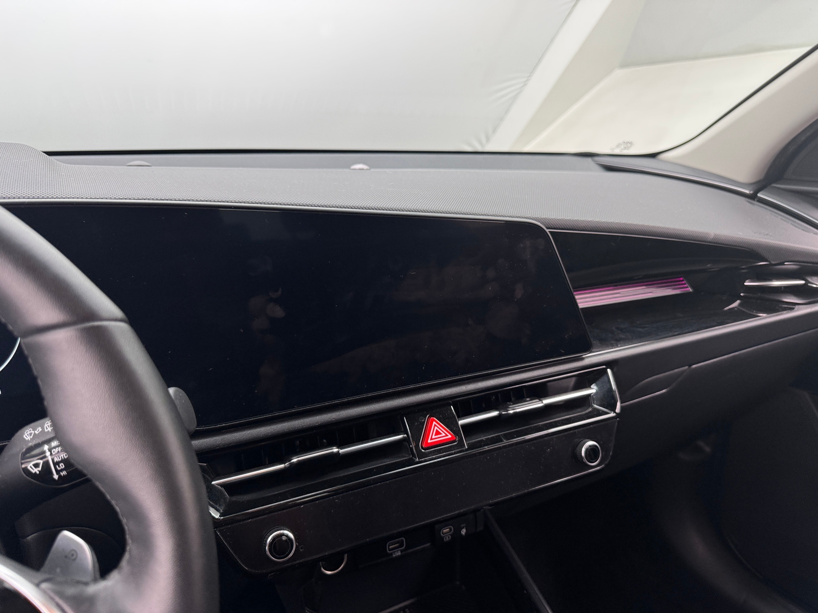 Thumbnail: 2023 Kia Niro - 3