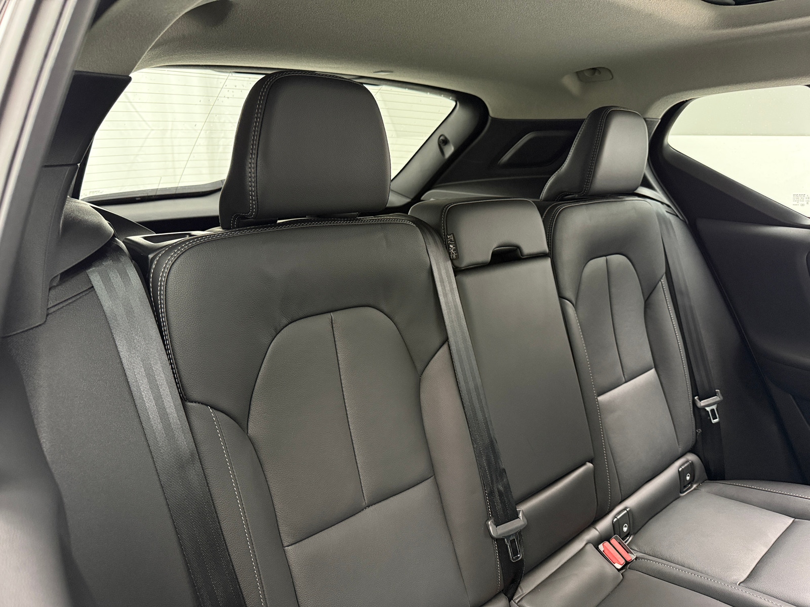 Thumbnail: 2025 Volvo XC40 - 5