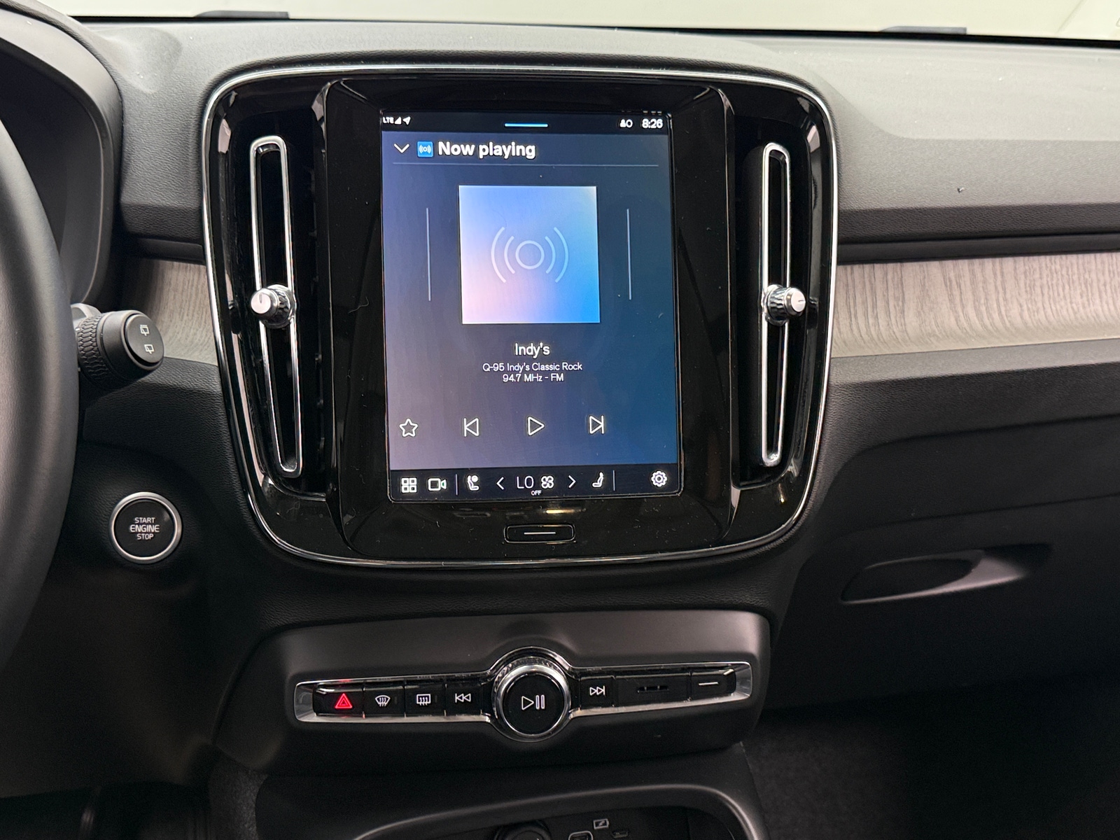 Thumbnail: 2025 Volvo XC40 - 3