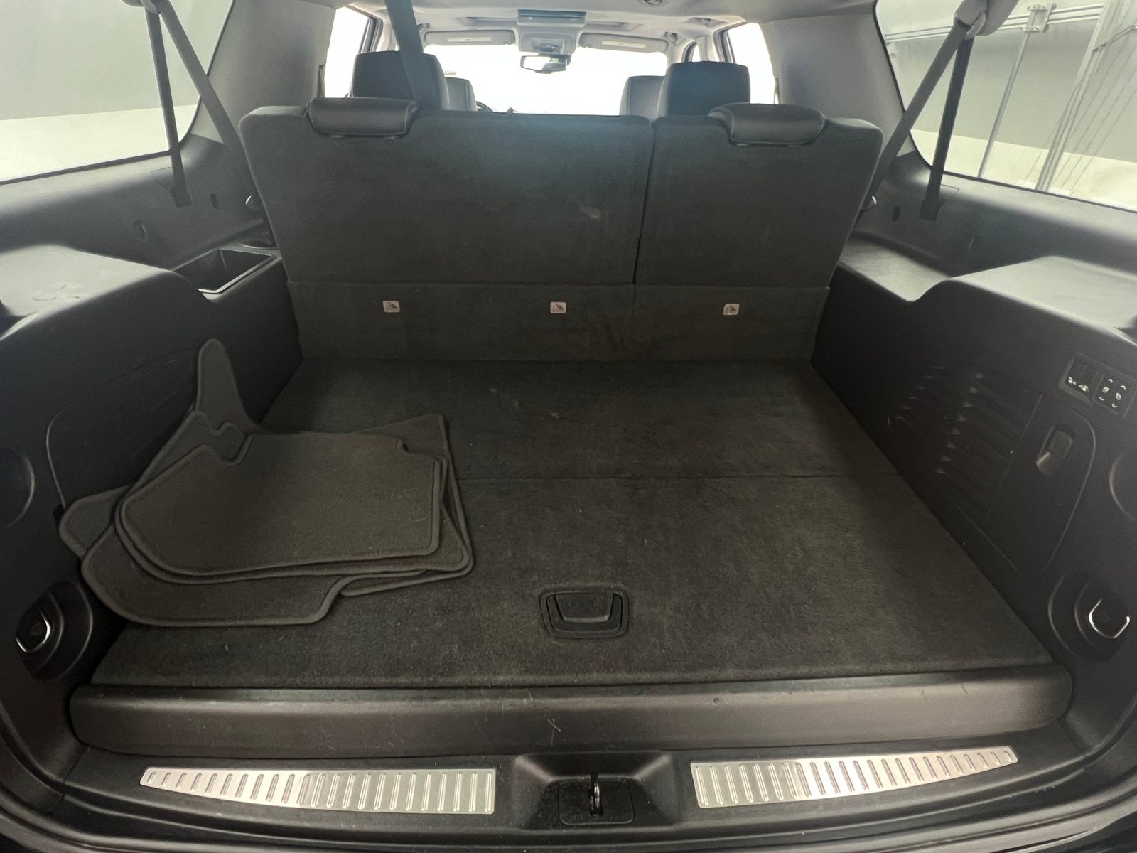 Thumbnail: 2018 Chevrolet Suburban - 6