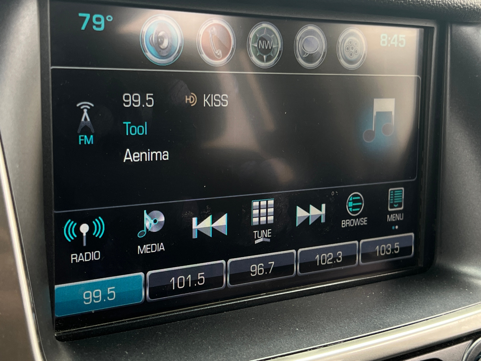 Thumbnail: 2018 Chevrolet Suburban - 3