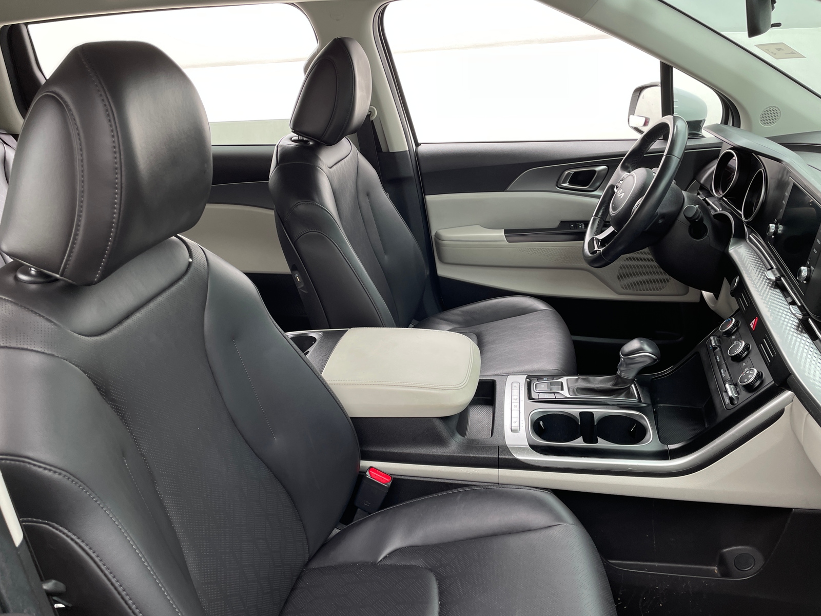 Thumbnail: 2022 Kia Carnival - 2