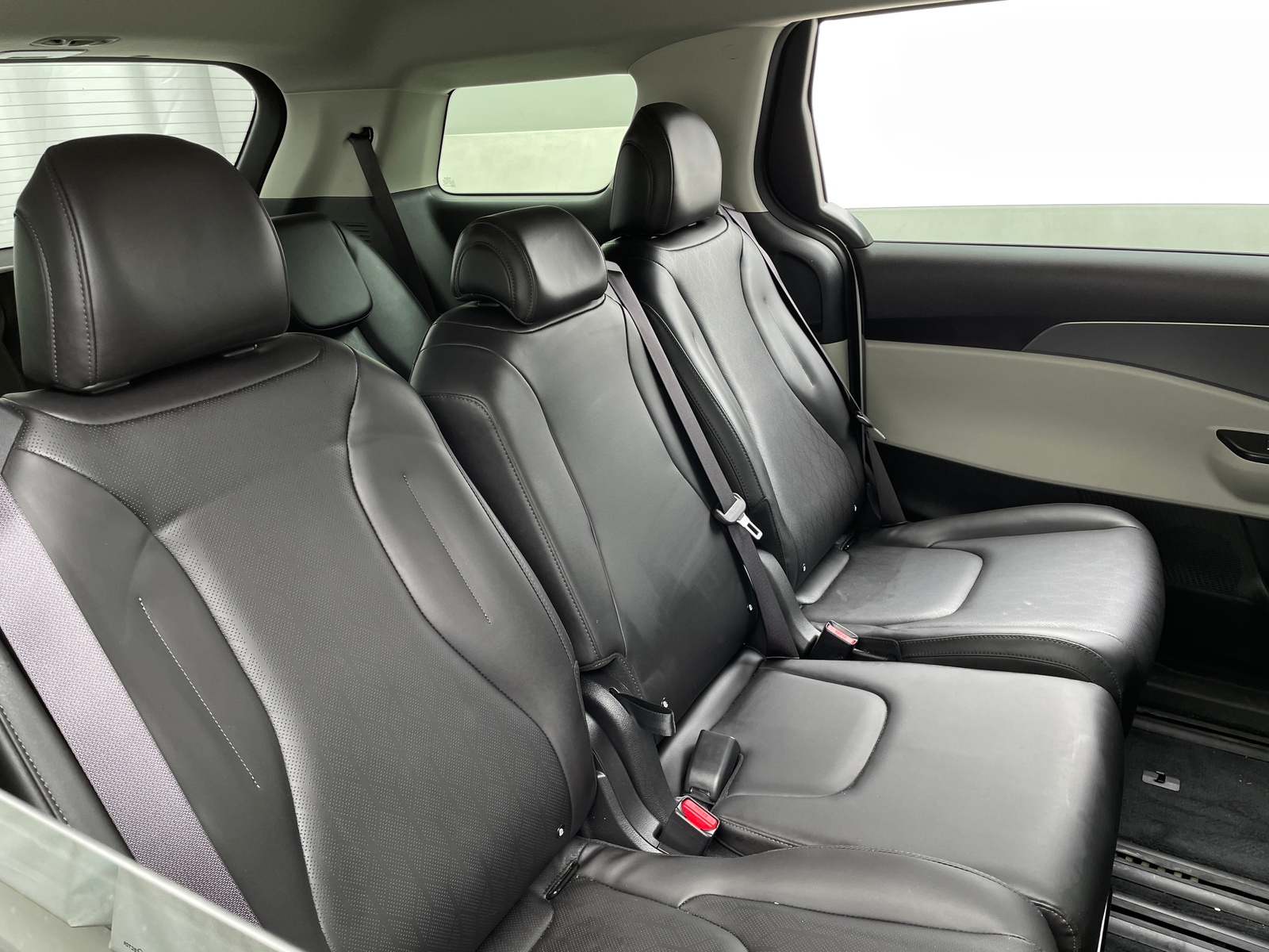 Thumbnail: 2022 Kia Carnival - 6