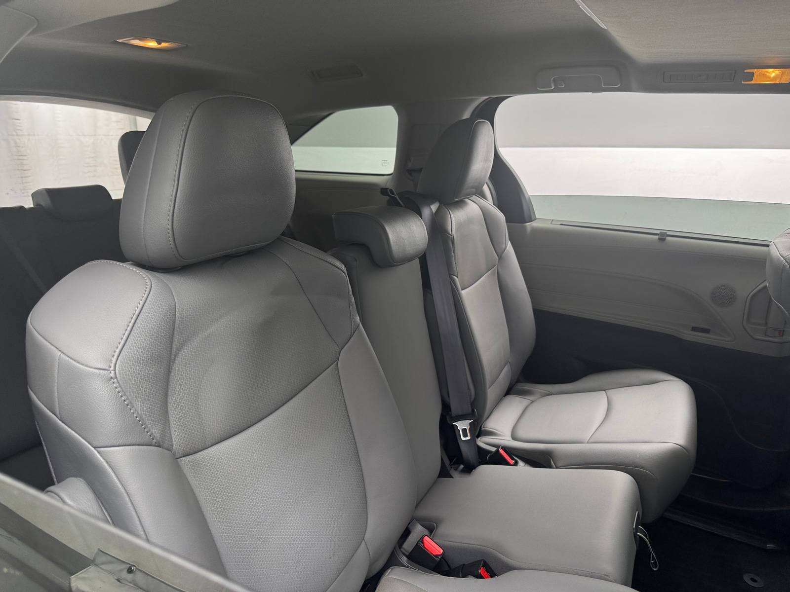 Thumbnail: 2021 Toyota Sienna - 5