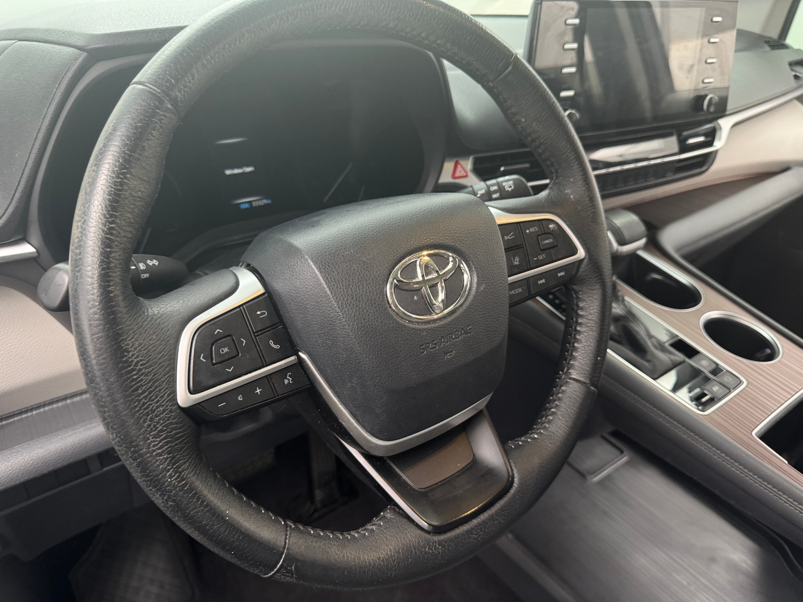 Thumbnail: 2021 Toyota Sienna - 4