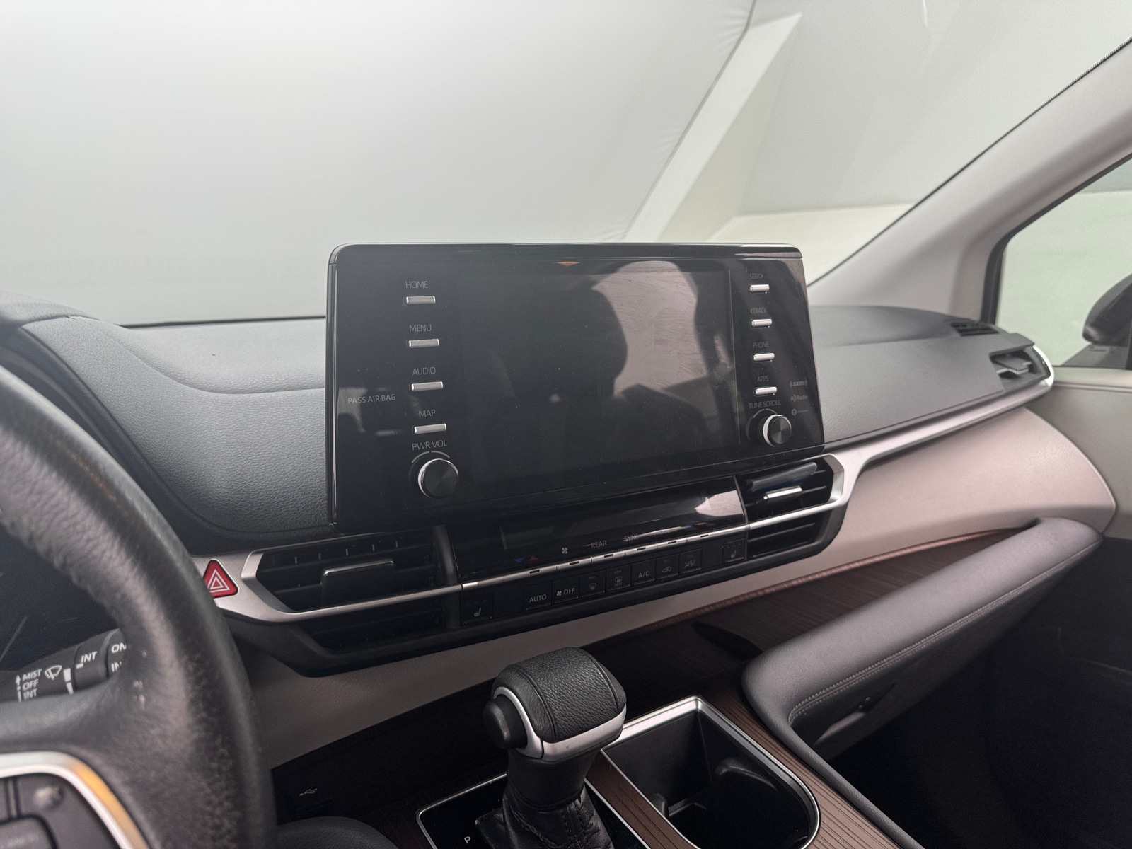 Thumbnail: 2021 Toyota Sienna - 3