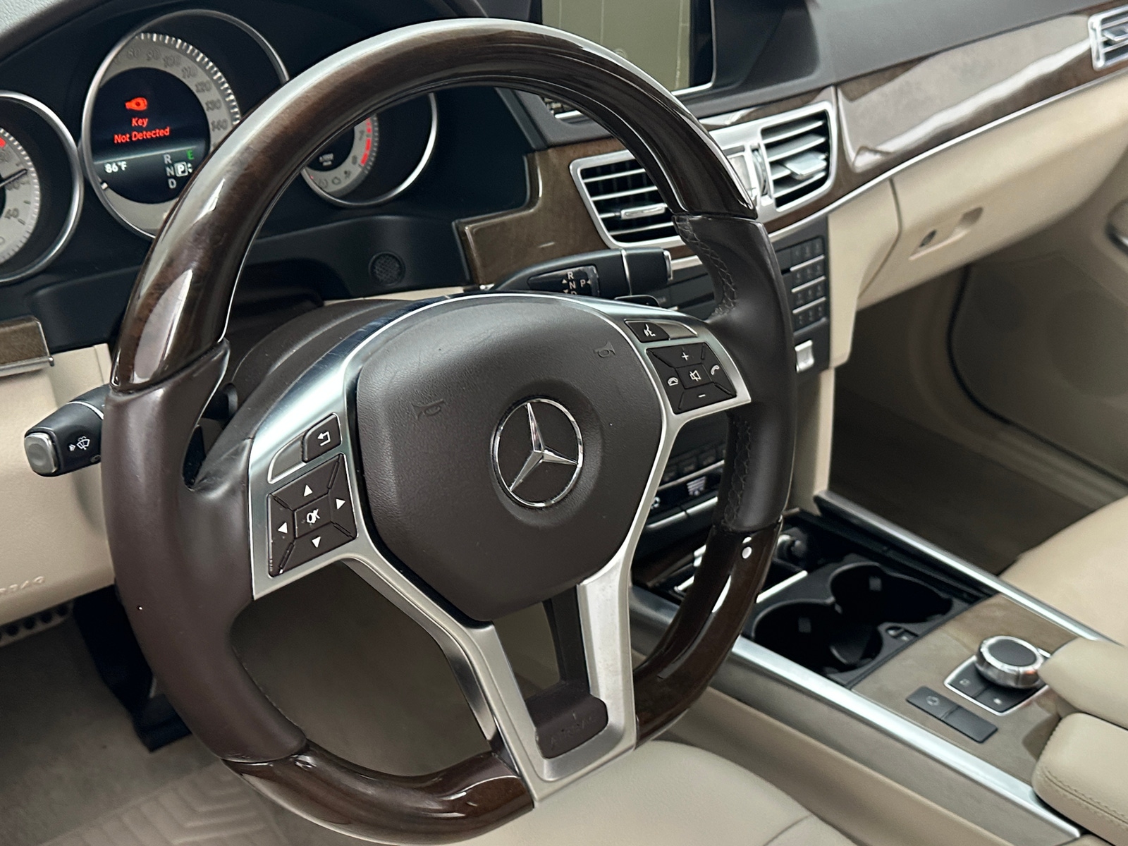 Thumbnail: 2016 Mercedes-Benz E-Class - 4