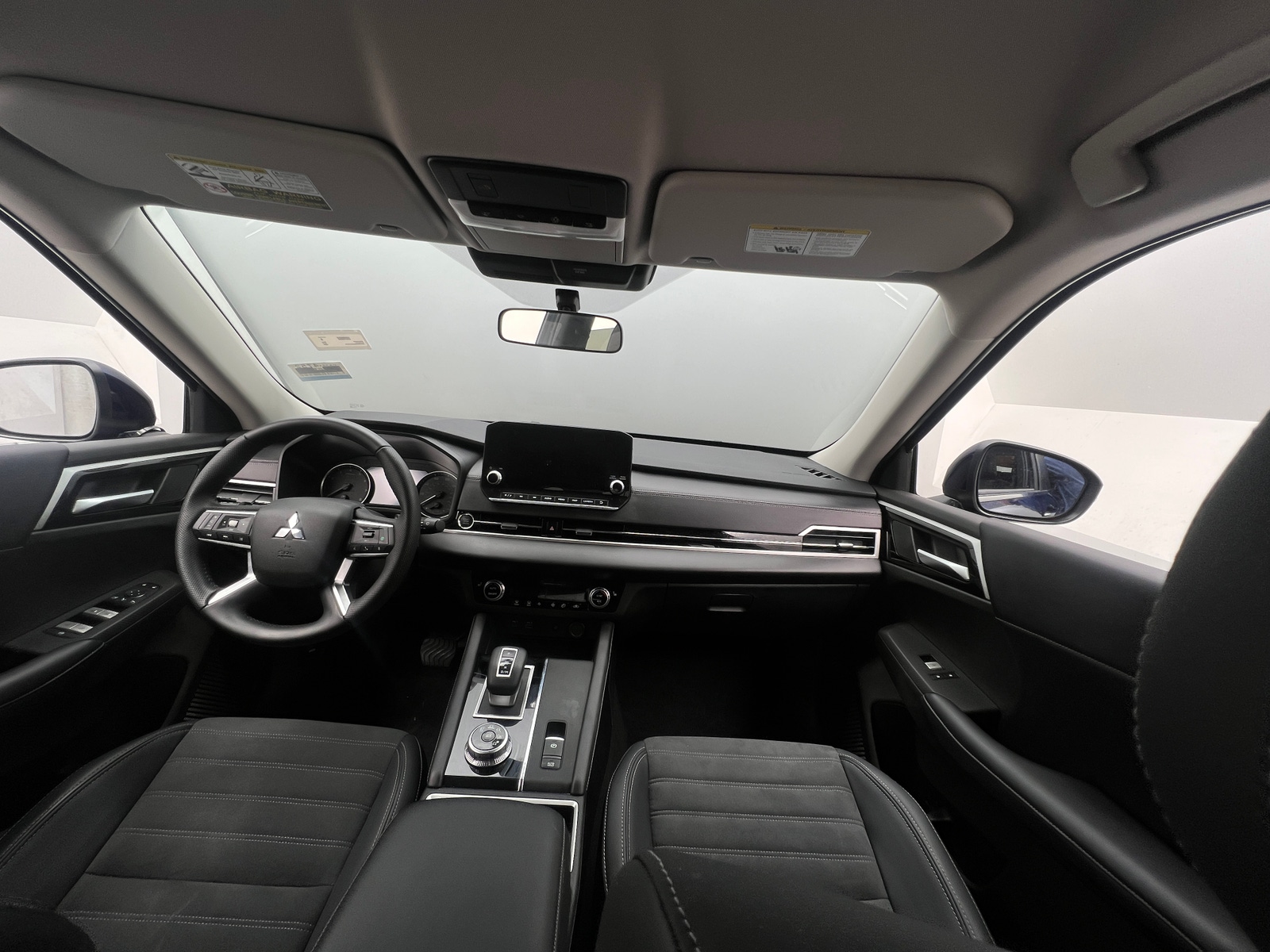 Thumbnail: 2024 Mitsubishi Outlander - 2