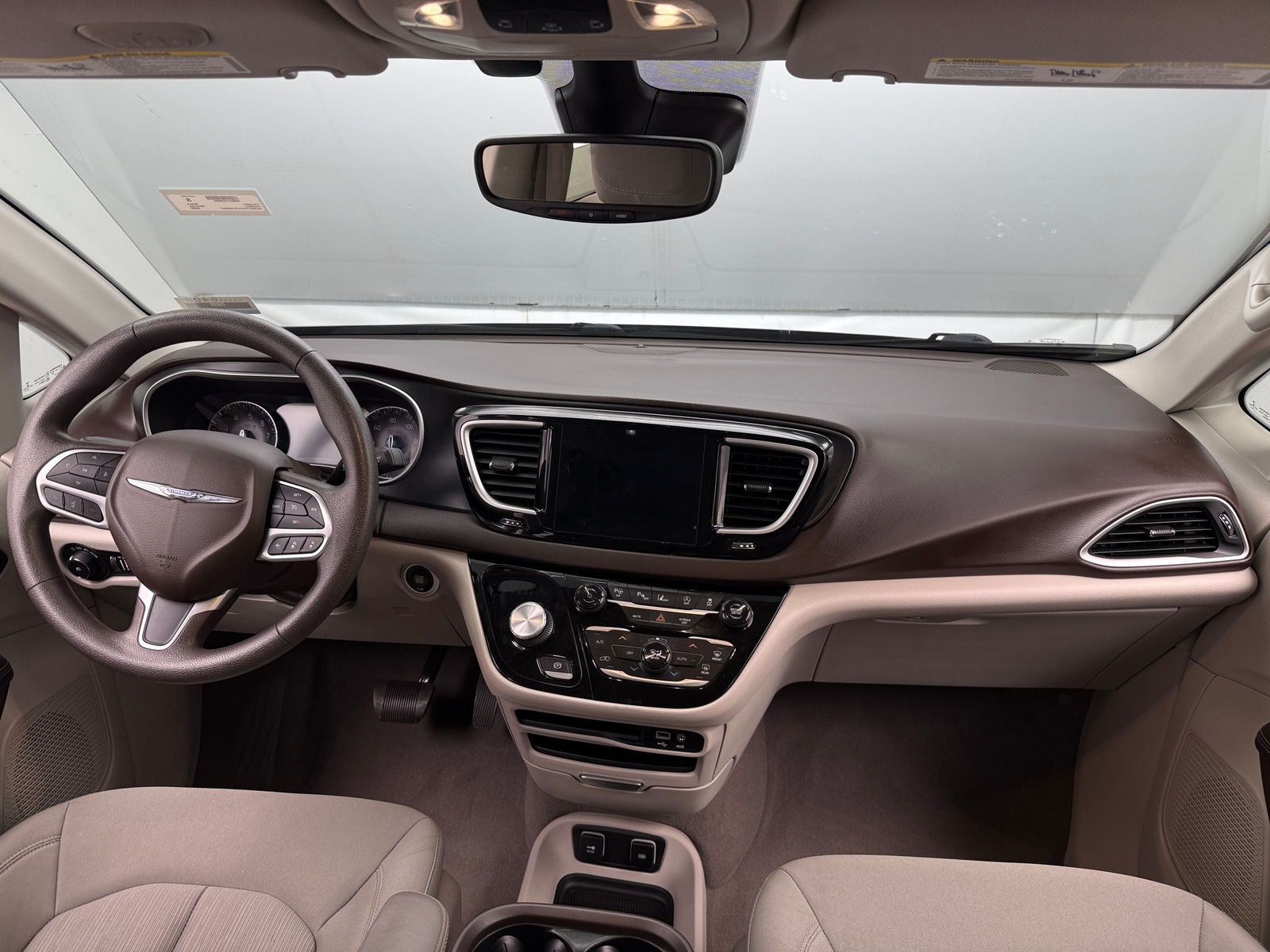 Thumbnail: 2020 Chrysler Pacifica - 3