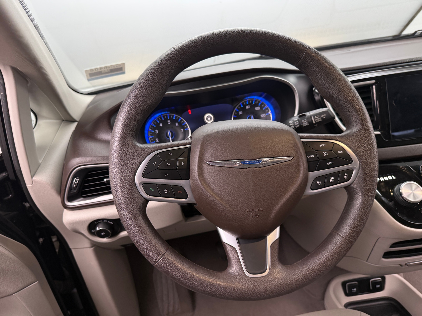 Thumbnail: 2020 Chrysler Pacifica - 5