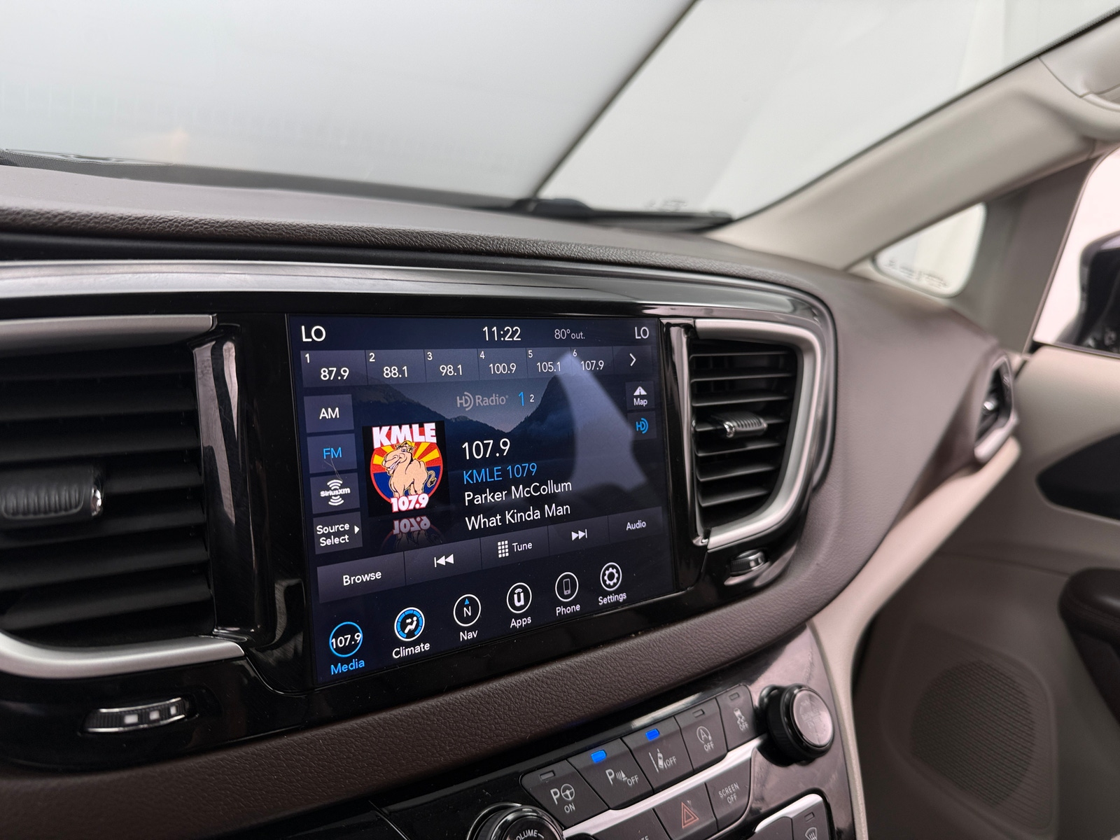 Thumbnail: 2020 Chrysler Pacifica - 4