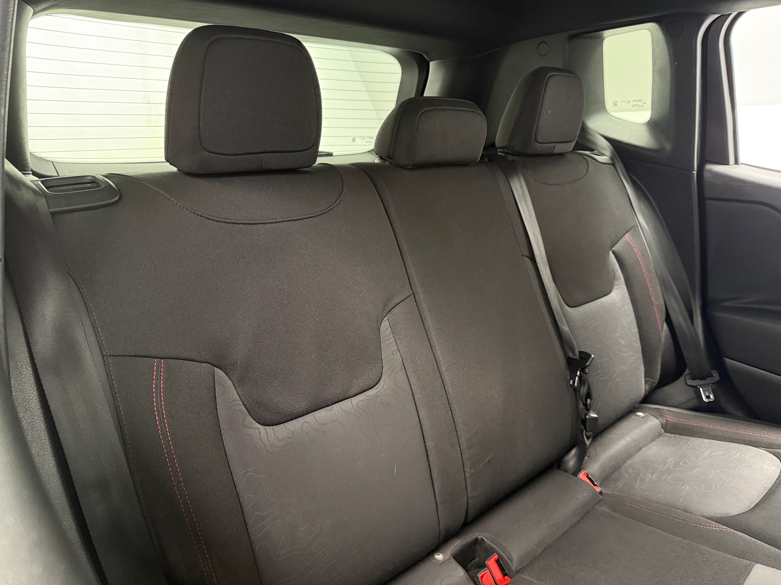 Thumbnail: 2017 Jeep Renegade - 6