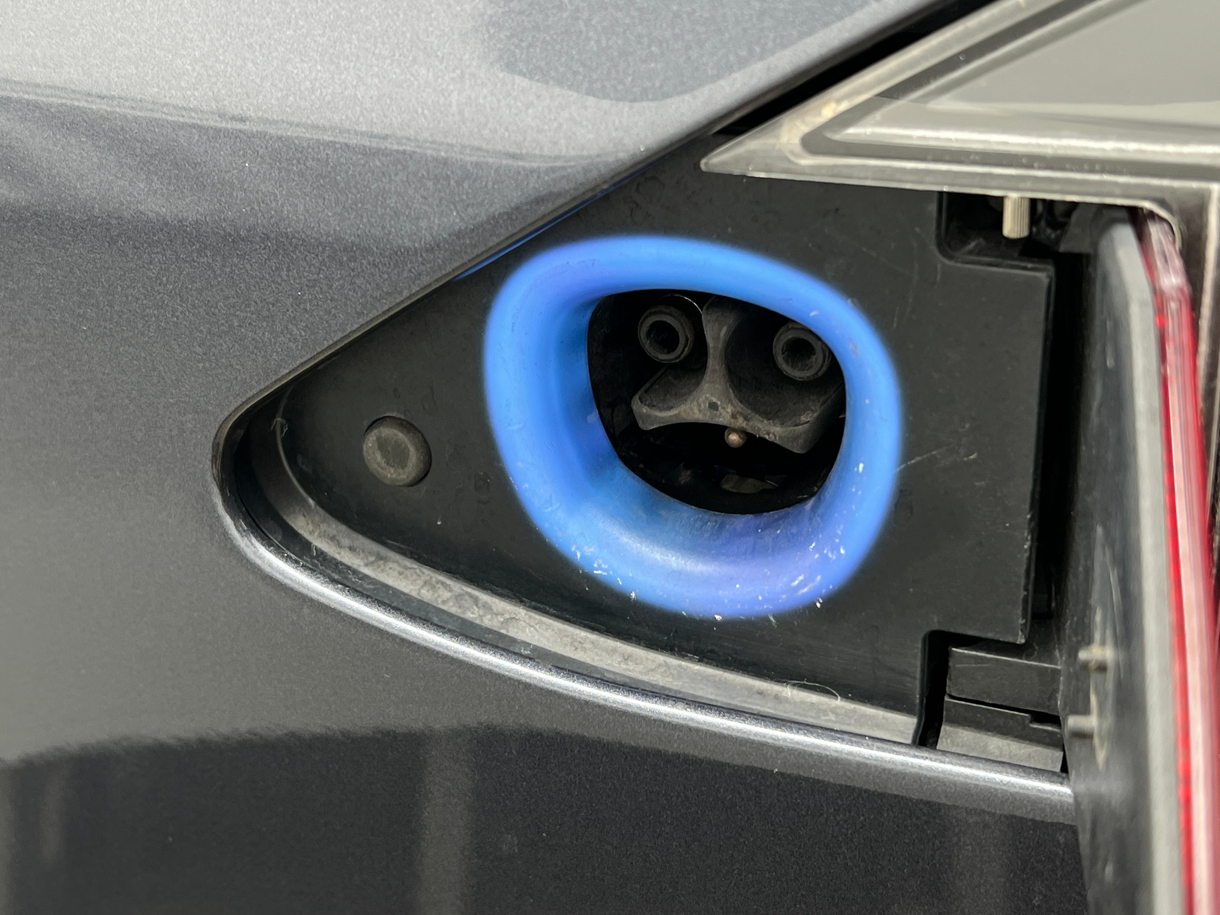 Used 2014 Tesla Model S S with VIN 5YJSA1H21EFP66426 for sale in Oak Creek, WI