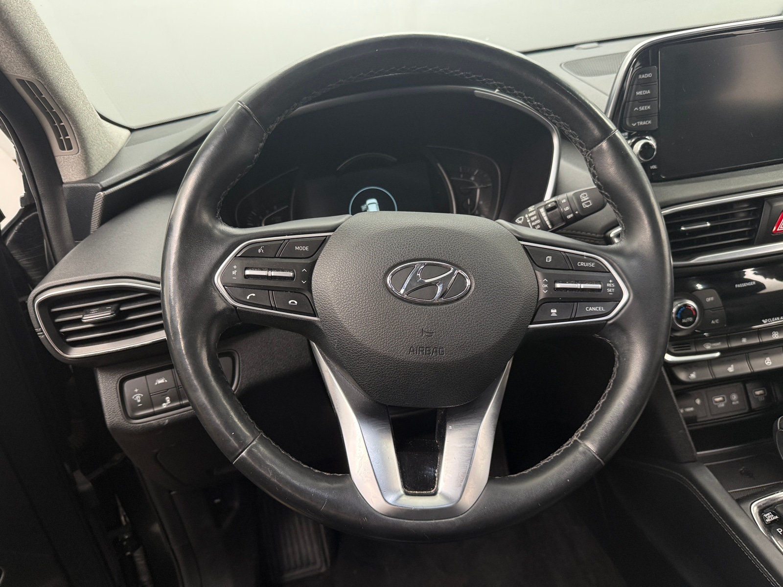 Thumbnail: 2020 Hyundai Santa Fe - 4