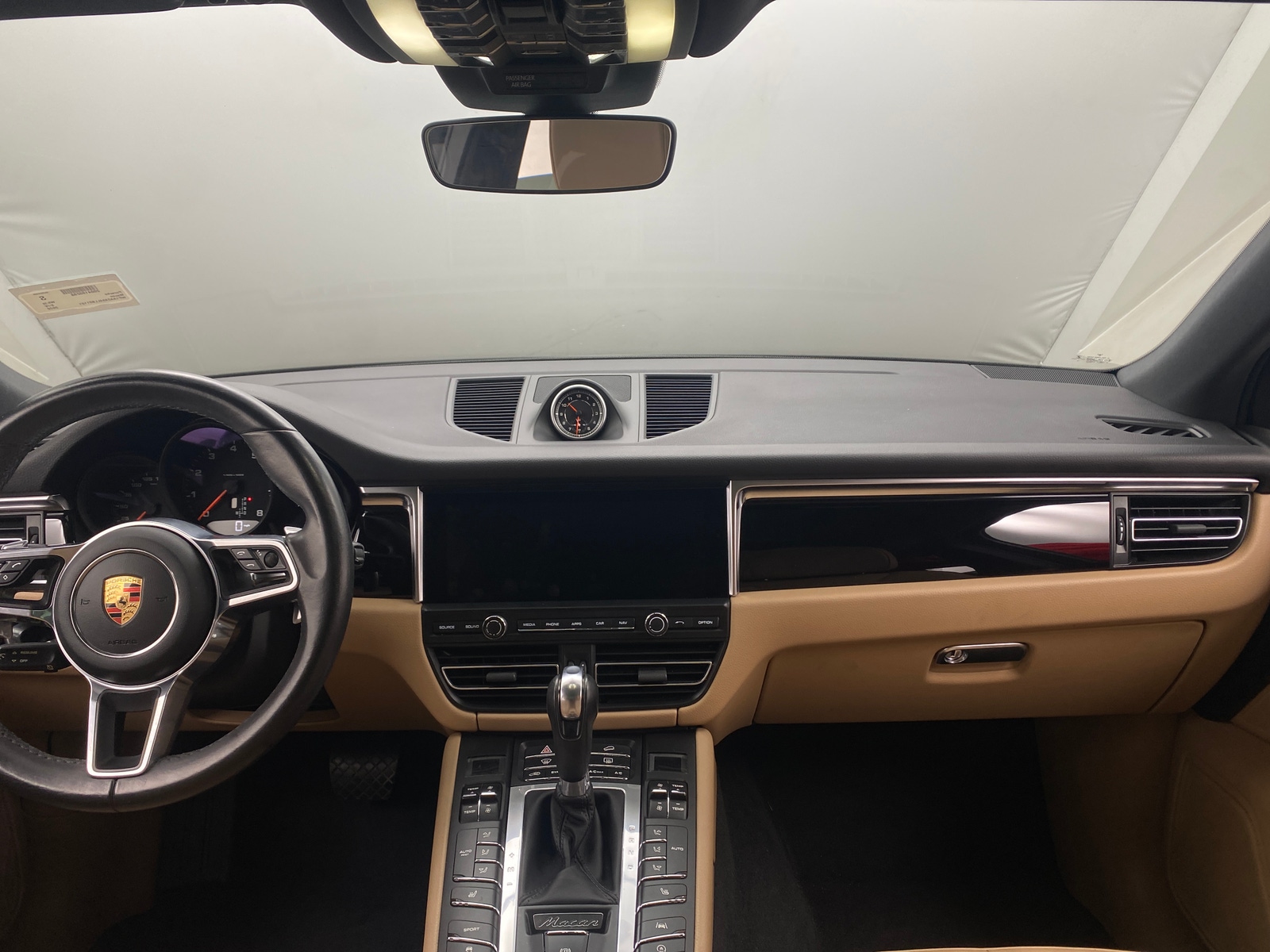 Thumbnail: 2020 Porsche Macan - 2
