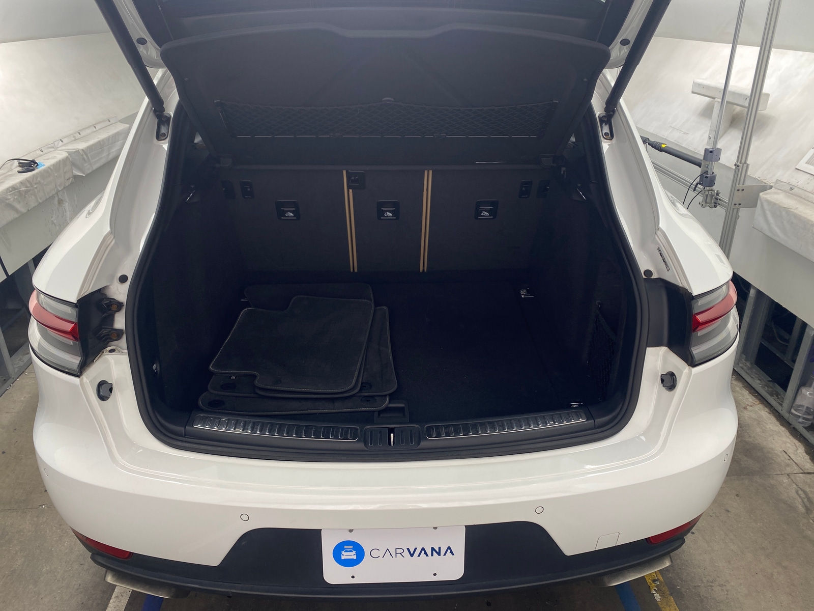 Thumbnail: 2020 Porsche Macan - 6