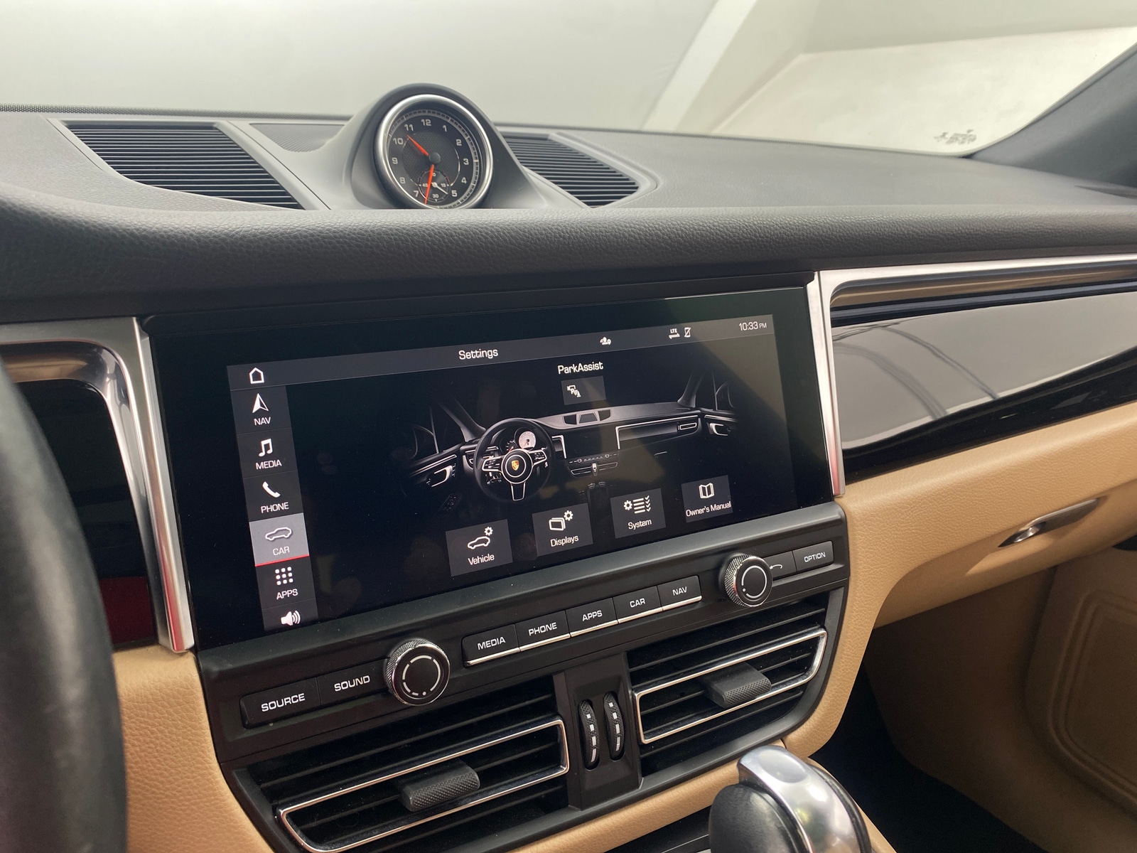 Thumbnail: 2020 Porsche Macan - 3