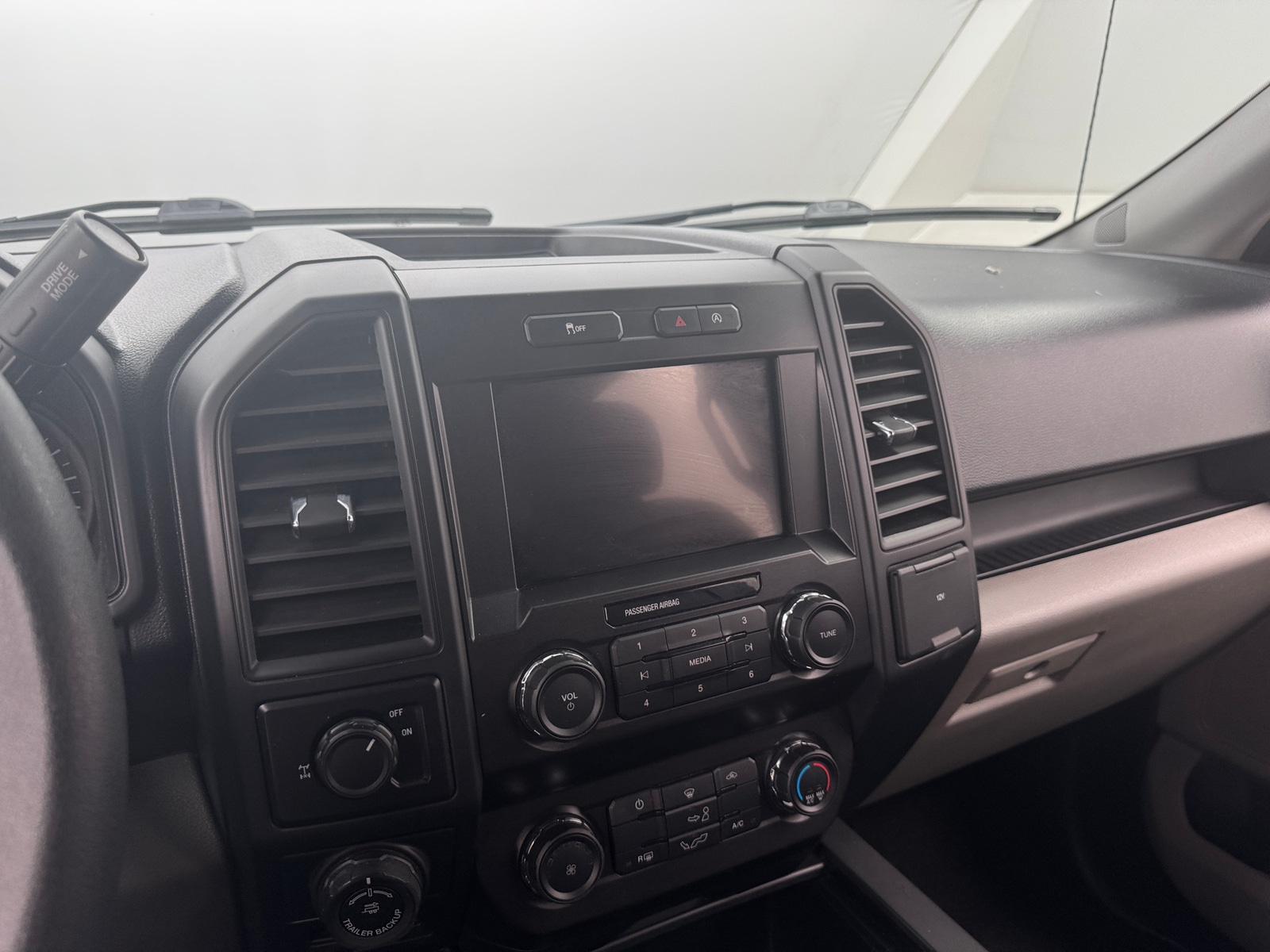 Thumbnail: 2020 Ford Econoline - 4