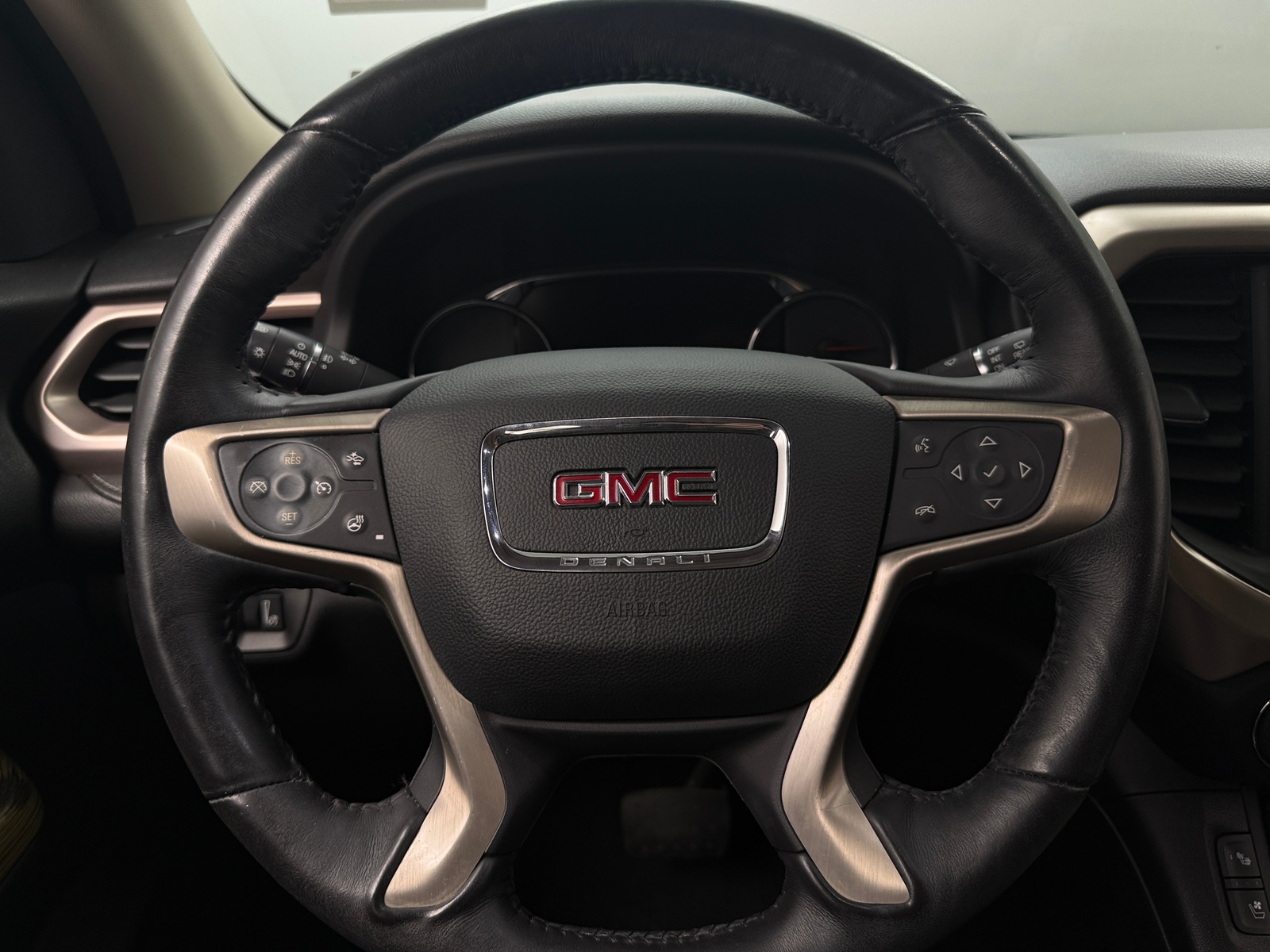 Thumbnail: 2017 GMC Acadia - 4