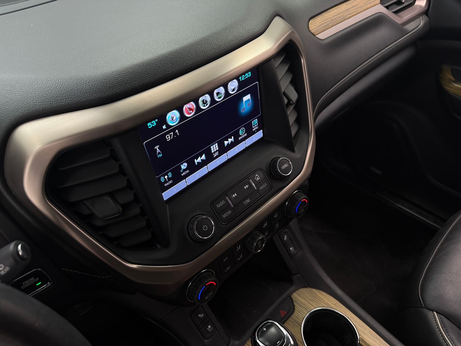 Thumbnail: 2017 GMC Acadia - 3