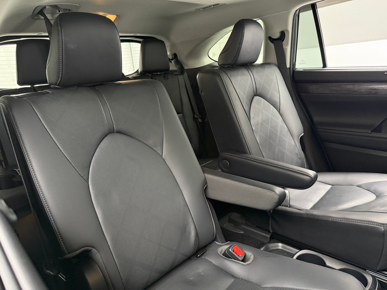 Thumbnail: 2020 Toyota Highlander - 5