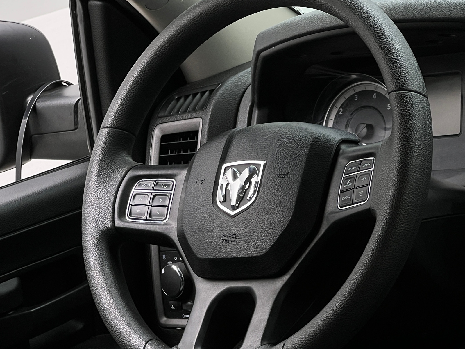 Thumbnail: 2019 RAM 1500 Classic - 5
