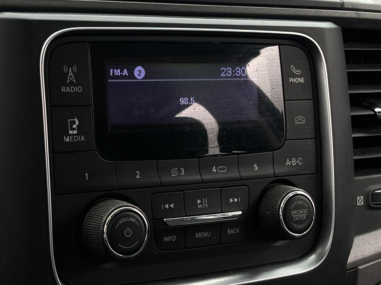 Thumbnail: 2019 RAM 1500 Classic - 4