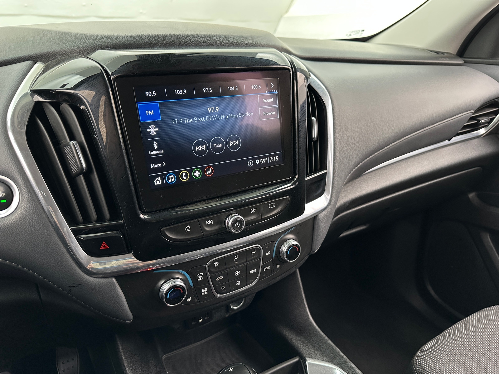 Thumbnail: 2020 Chevrolet Traverse - 4