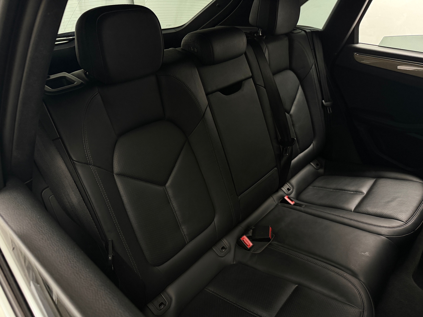 Thumbnail: 2016 Porsche Macan - 5
