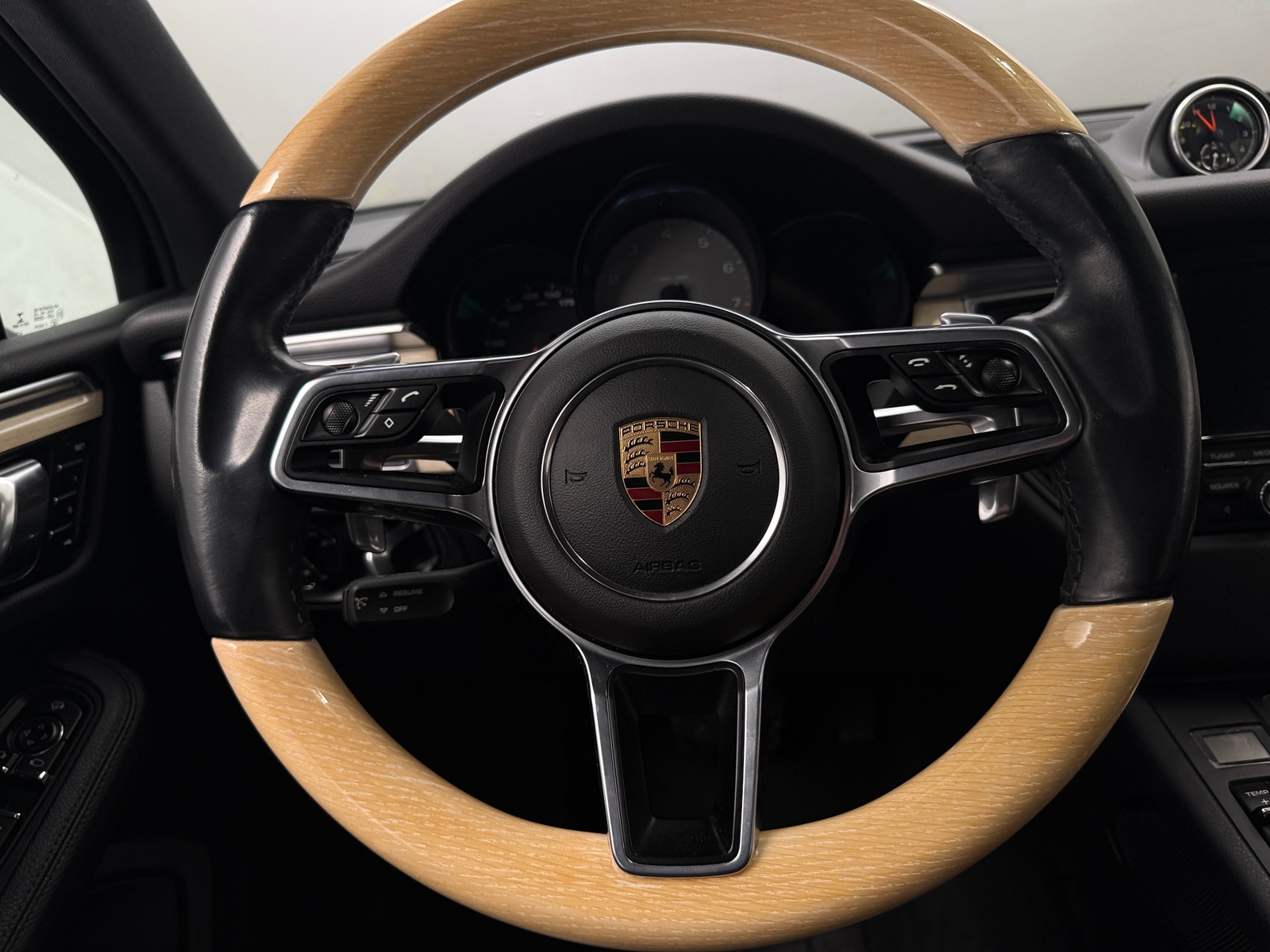 Thumbnail: 2016 Porsche Macan - 4