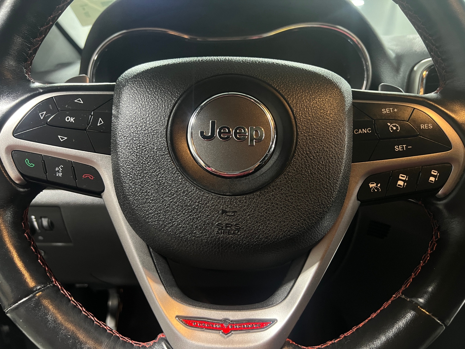 Thumbnail: 2017 Jeep Grand Cherokee - 4