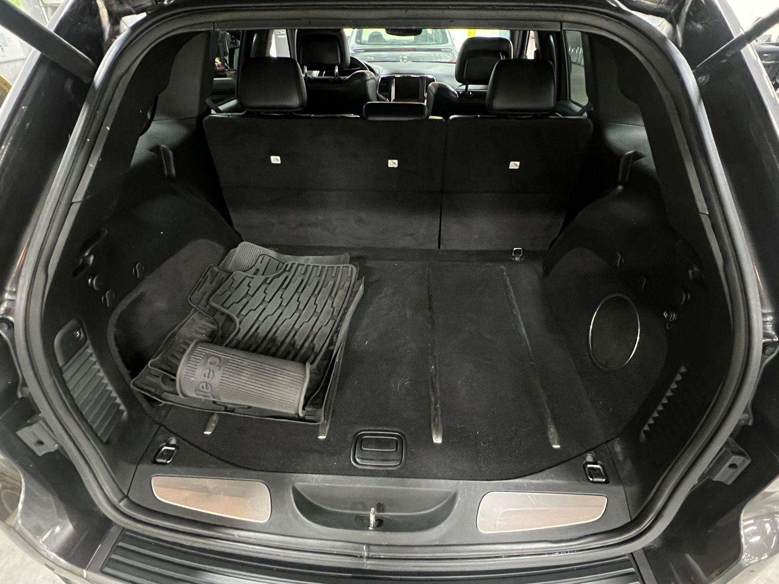 Thumbnail: 2017 Jeep Grand Cherokee - 6