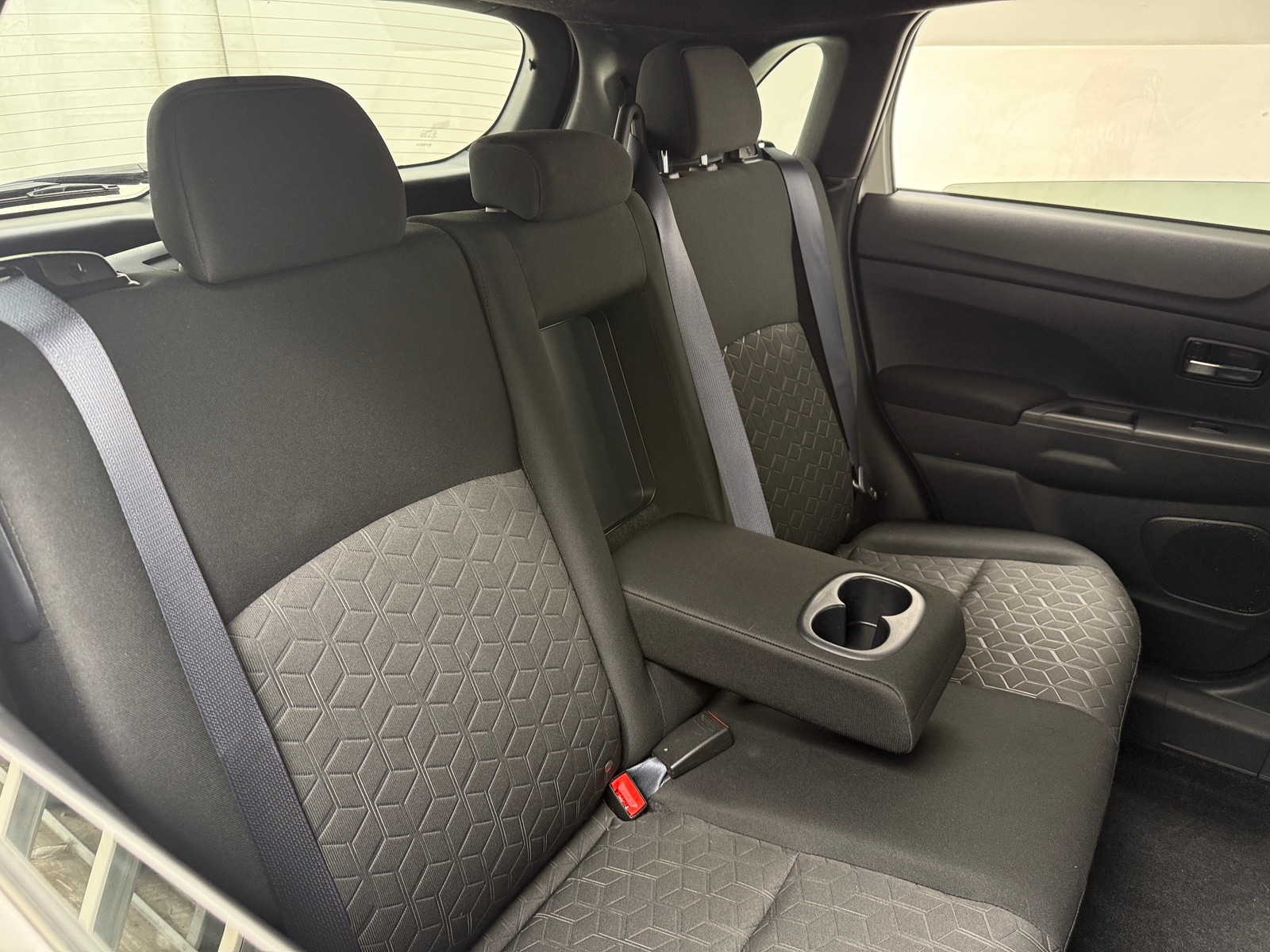 Thumbnail: 2020 Mitsubishi Outlander Sport - 6