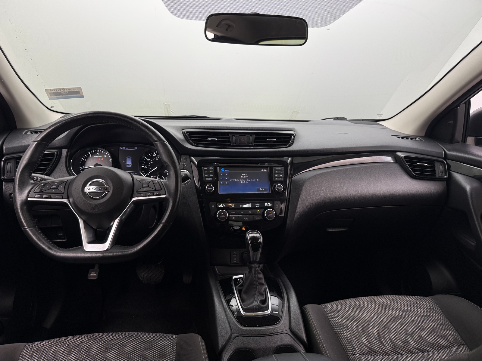 Thumbnail: 2017 Nissan Rogue Sport - 3