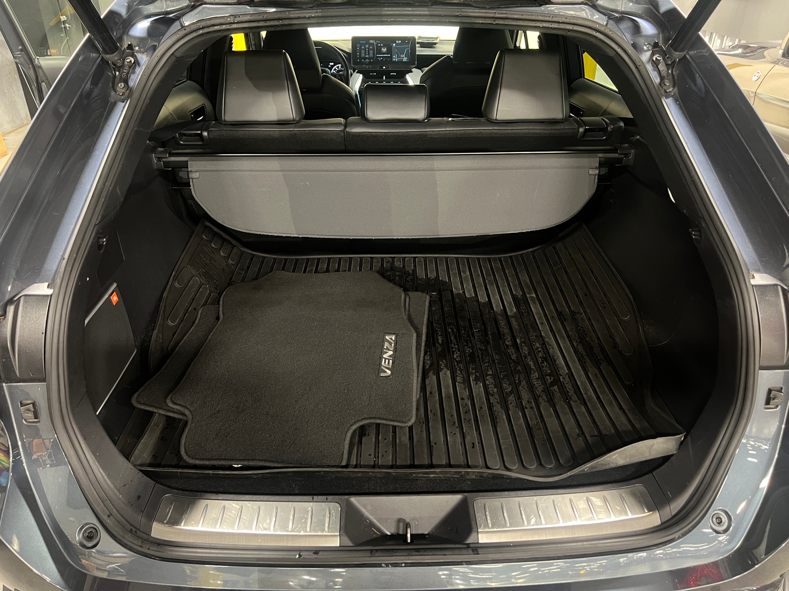 Thumbnail: 2021 Toyota Venza - 6