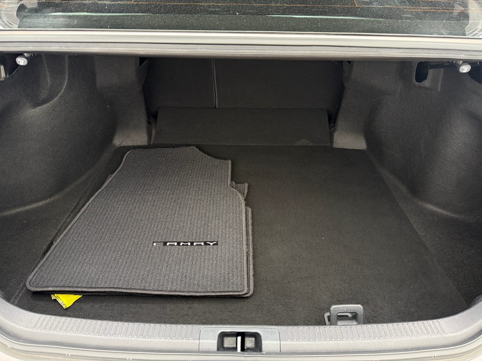 Thumbnail: 2020 Toyota Camry - 6