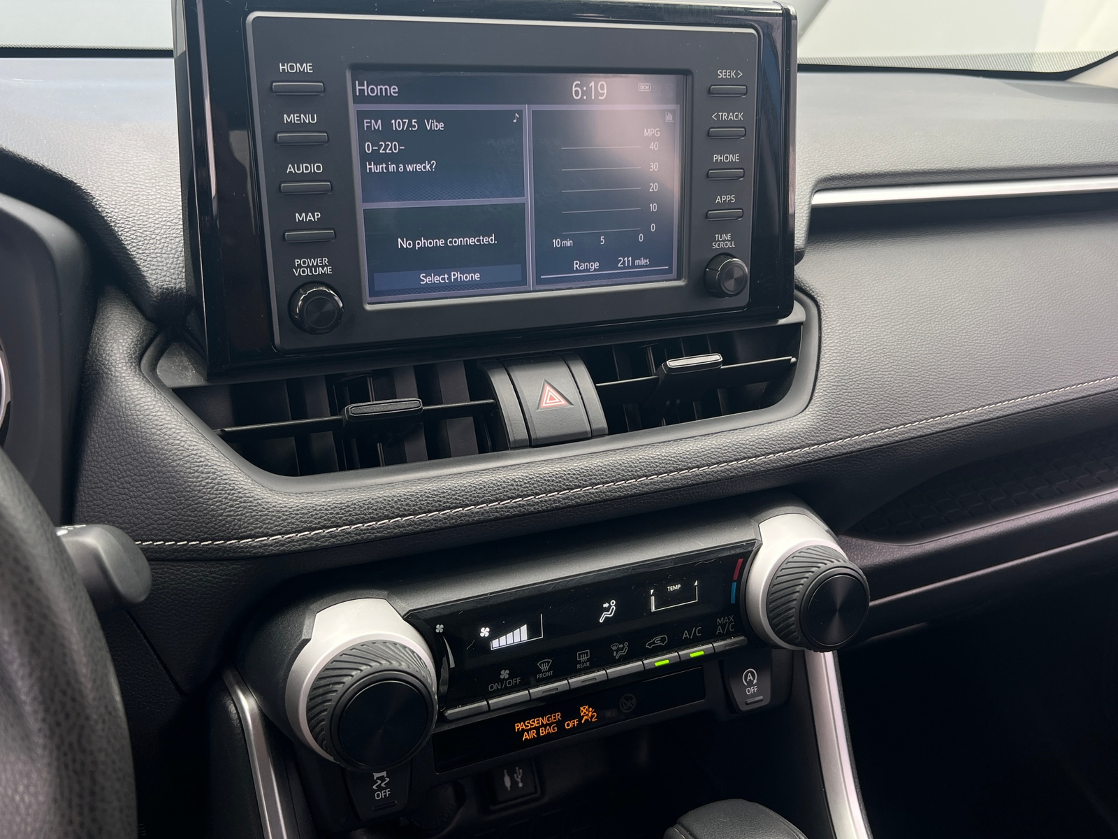 Thumbnail: 2019 Toyota RAV4 - 4