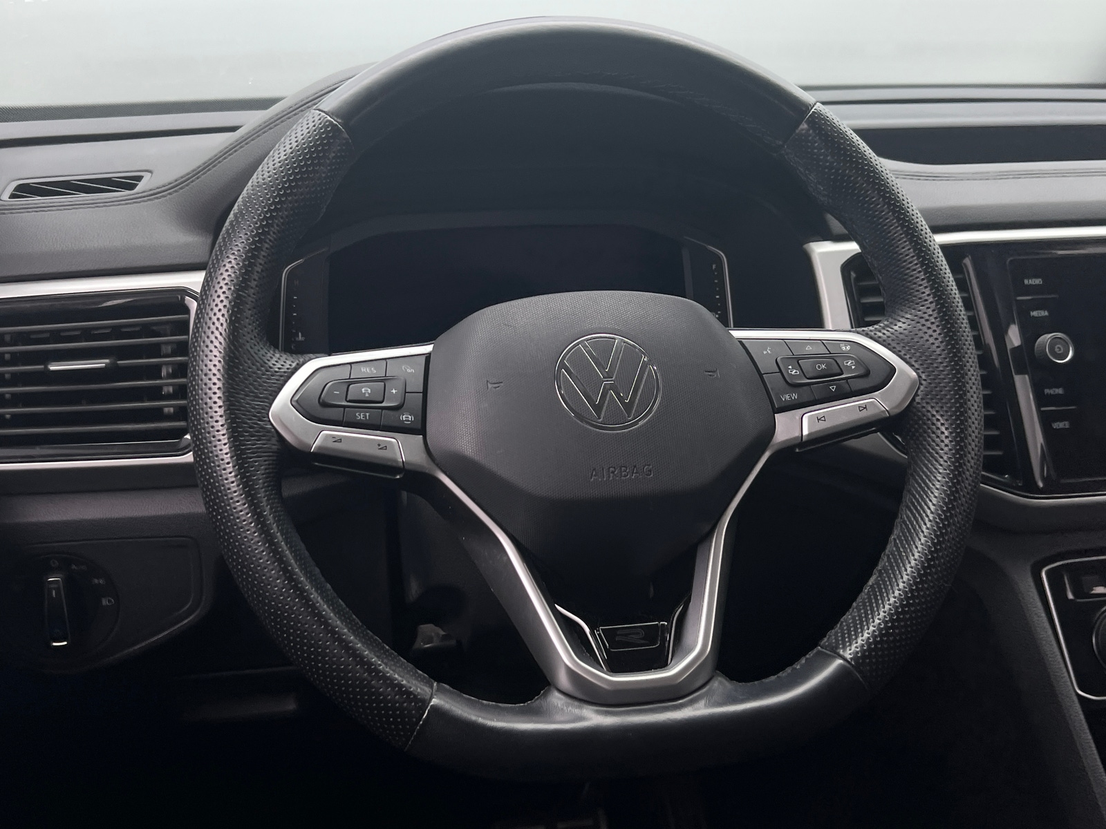 Thumbnail: 2021 Volkswagen Atlas - 4