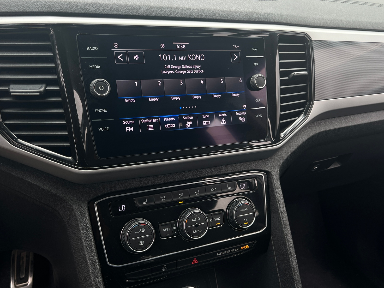 Thumbnail: 2021 Volkswagen Atlas - 3