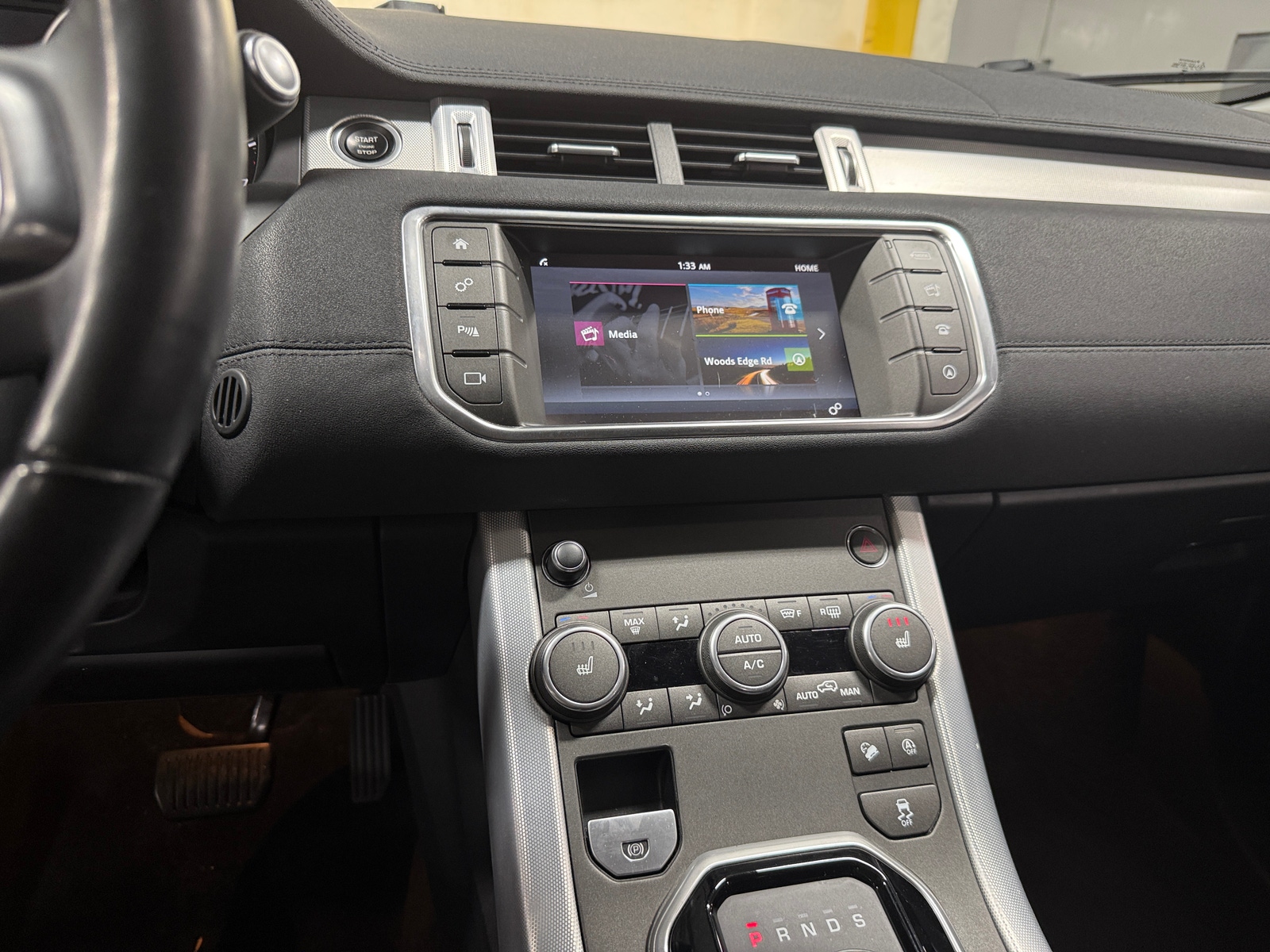 Thumbnail: 2018 Land Rover Range Rover Evoque - 3