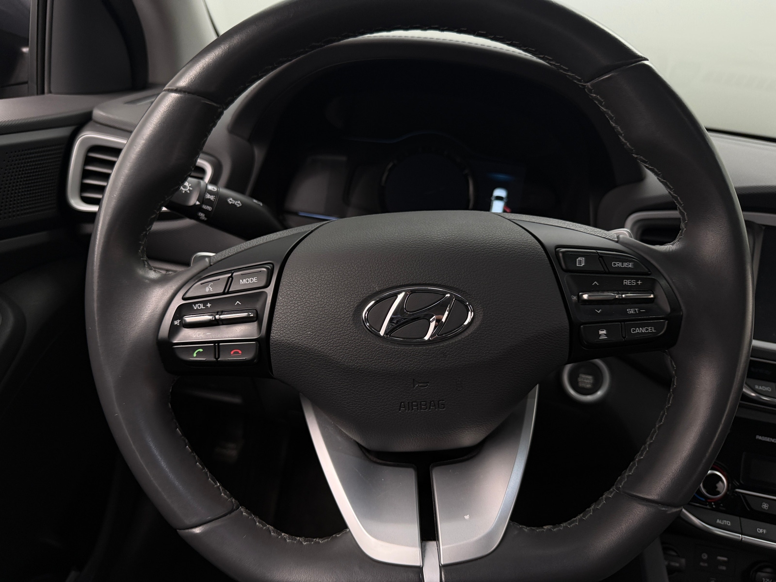 Thumbnail: 2019 Hyundai Ioniq - 4